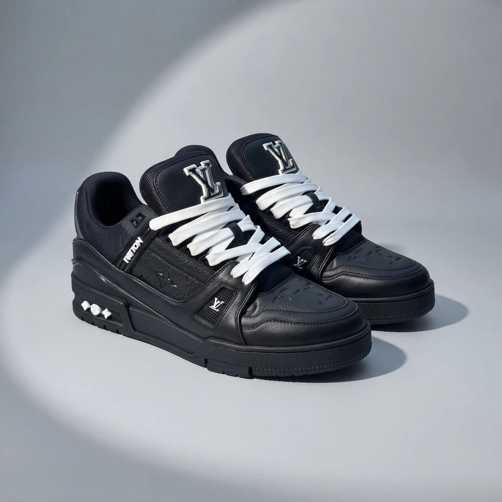 Noir Trainers
